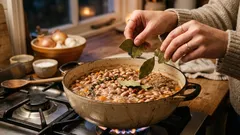 Como cozinhar feijões secos sem complicações: 5 maneiras simples de deixá-los macios e com um bom caldo.